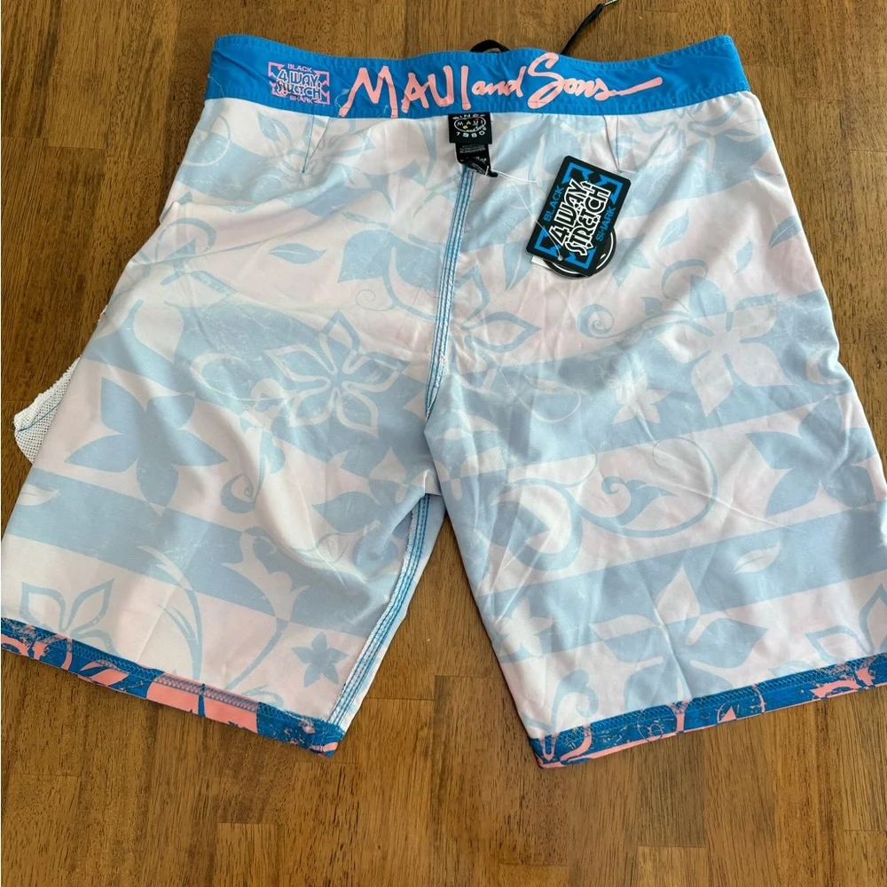 NWT Maui and Sons 4 Way Stretch Board Shorts SZ 34 Navy Banzai